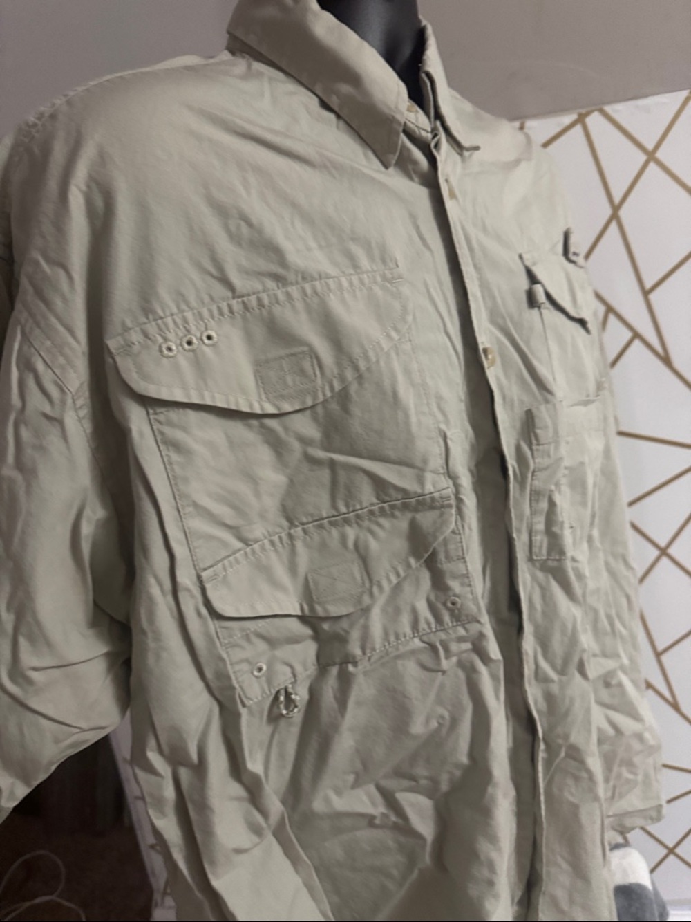 Columbia Light Khaki Fishing Shirt with Fish Graphic - Picture 5 of 7
